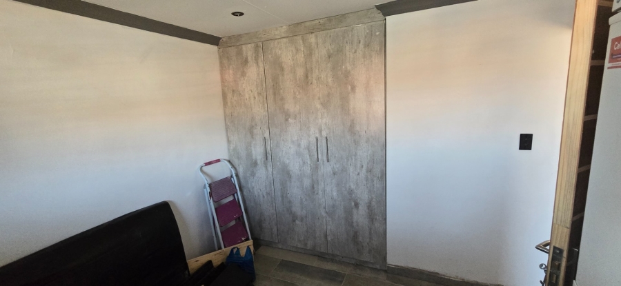 2 Bedroom Property for Sale in Die Hoewes Gauteng