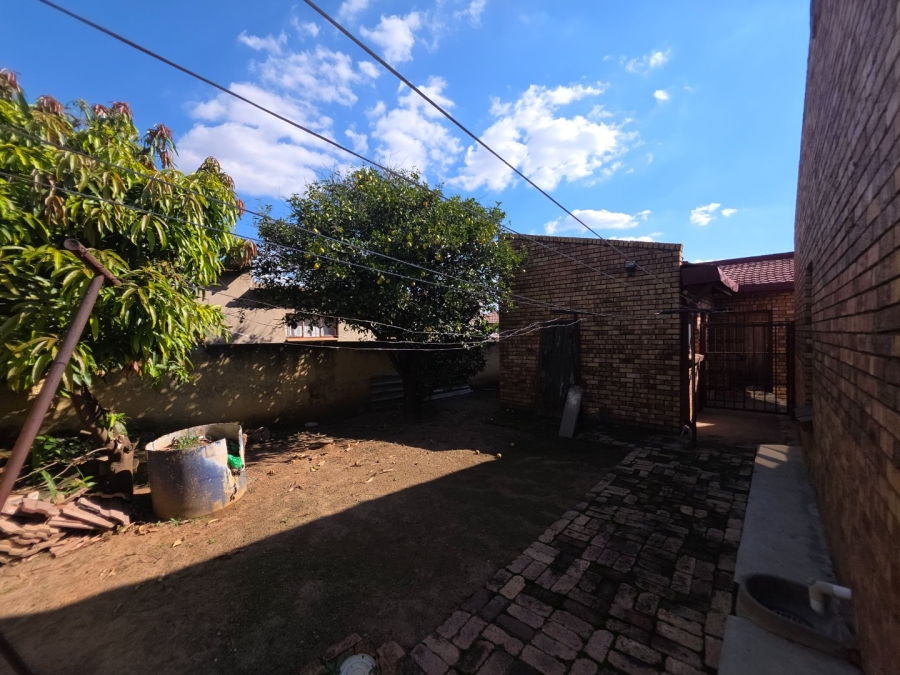 5 Bedroom Property for Sale in Soshanguve R Gauteng