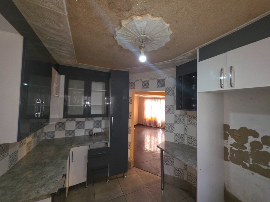5 Bedroom Property for Sale in Soshanguve R Gauteng