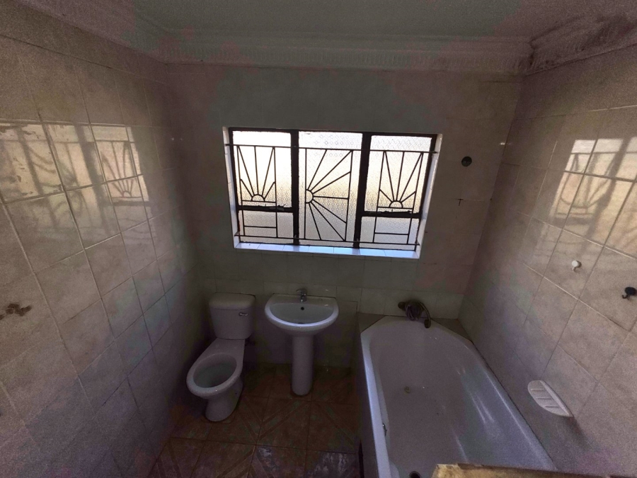5 Bedroom Property for Sale in Soshanguve R Gauteng