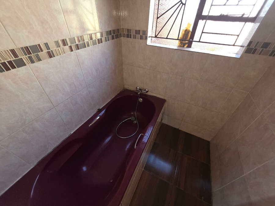 5 Bedroom Property for Sale in Soshanguve R Gauteng