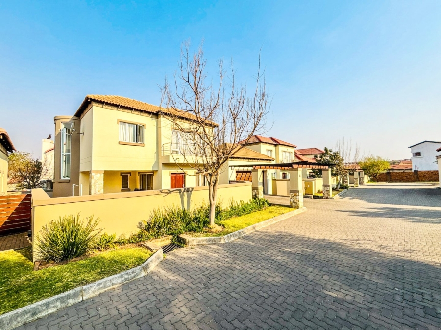 3 Bedroom Property for Sale in Blue Valley Golf Estate Gauteng