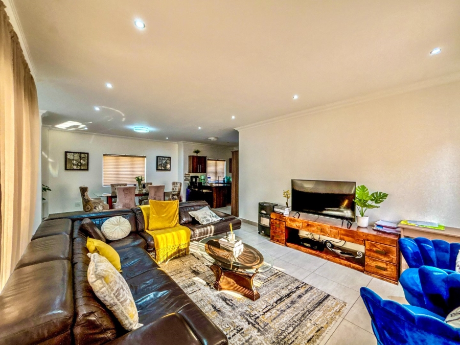 3 Bedroom Property for Sale in Blue Valley Golf Estate Gauteng