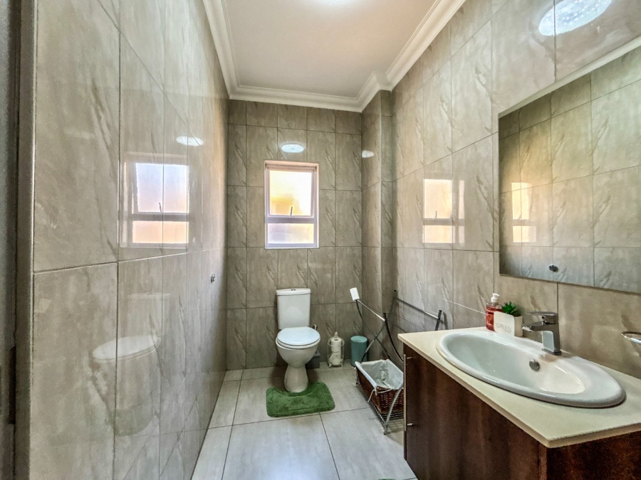 3 Bedroom Property for Sale in Blue Valley Golf Estate Gauteng