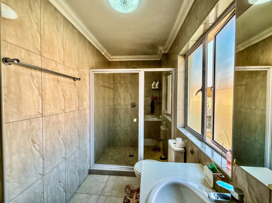 3 Bedroom Property for Sale in Blue Valley Golf Estate Gauteng