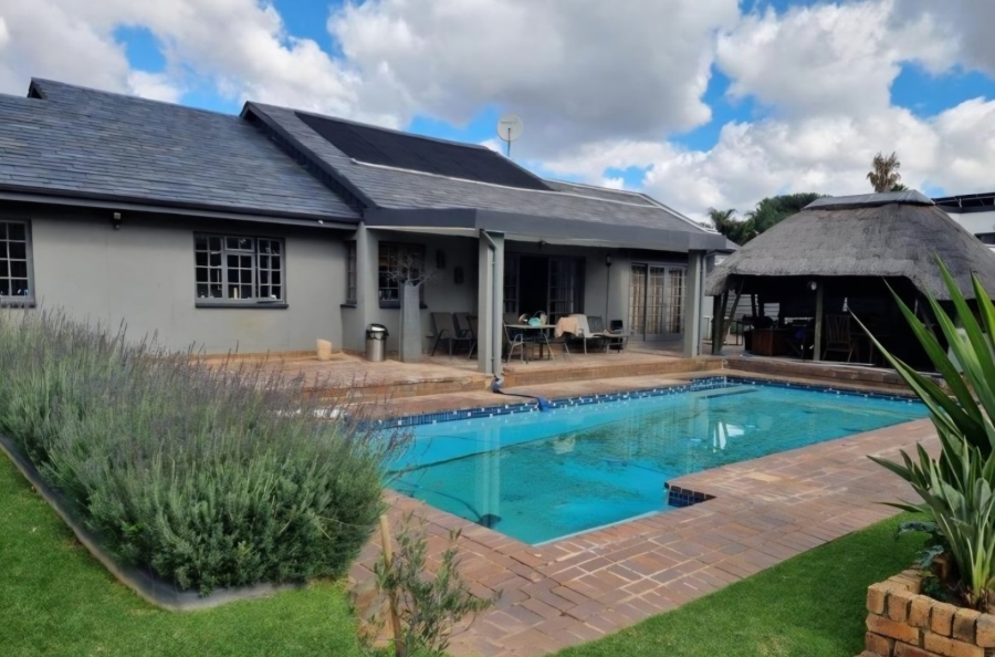 5 Bedroom Property for Sale in Bedfordview Gauteng