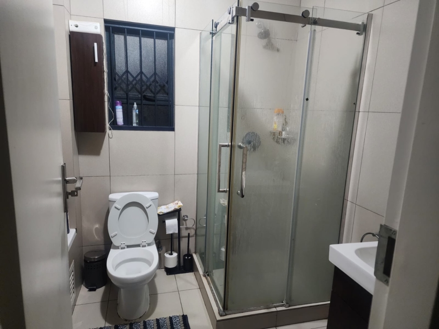 To Let 2 Bedroom Property for Rent in Erand Gardens Gauteng