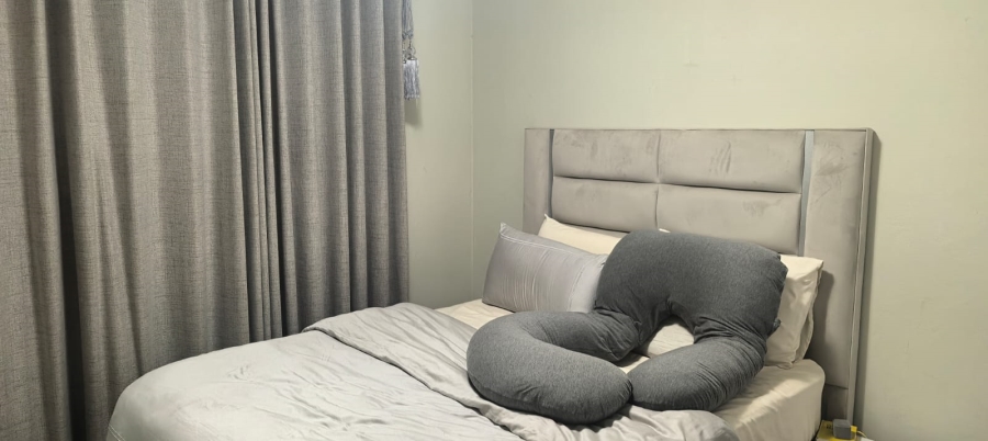 To Let 2 Bedroom Property for Rent in Erand Gardens Gauteng
