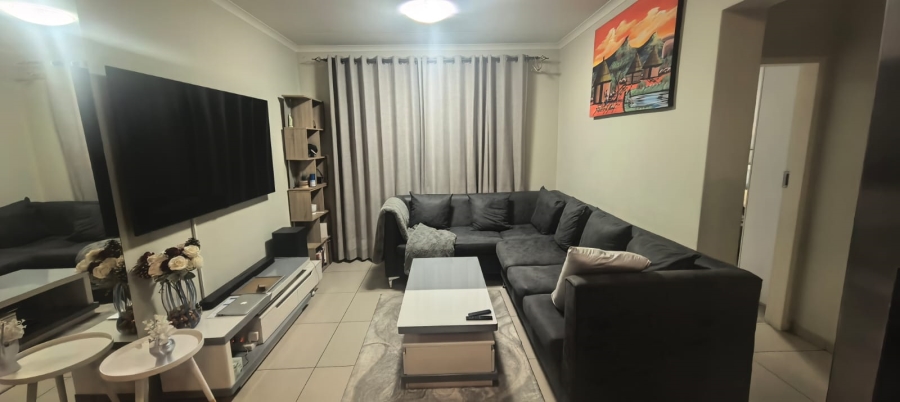 To Let 2 Bedroom Property for Rent in Erand Gardens Gauteng