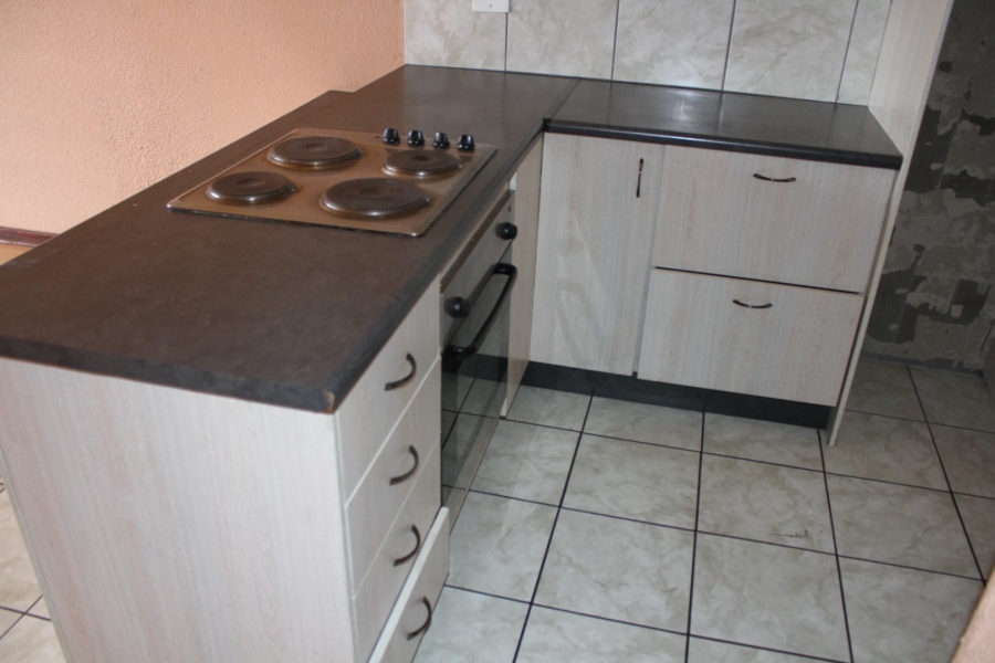 To Let 2 Bedroom Property for Rent in Florida Gauteng