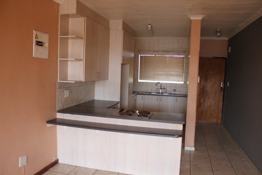 To Let 2 Bedroom Property for Rent in Florida Gauteng
