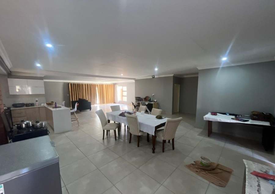 4 Bedroom Property for Sale in Heuweloord Gauteng