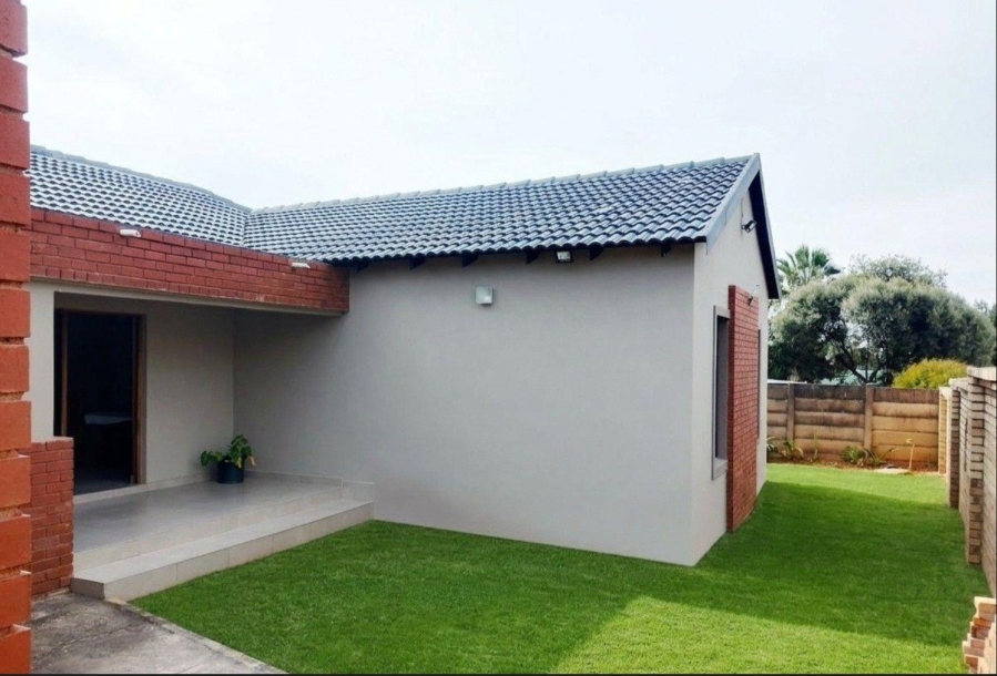 4 Bedroom Property for Sale in Heuweloord Gauteng