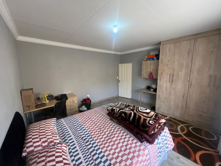 4 Bedroom Property for Sale in Heuweloord Gauteng
