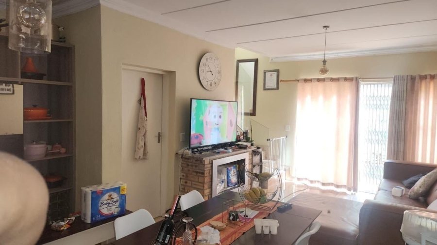 3 Bedroom Property for Sale in Heuwelsig Estate Gauteng