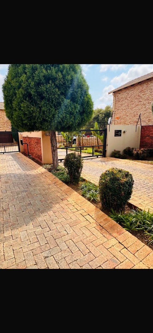 3 Bedroom Property for Sale in Heuwelsig Estate Gauteng