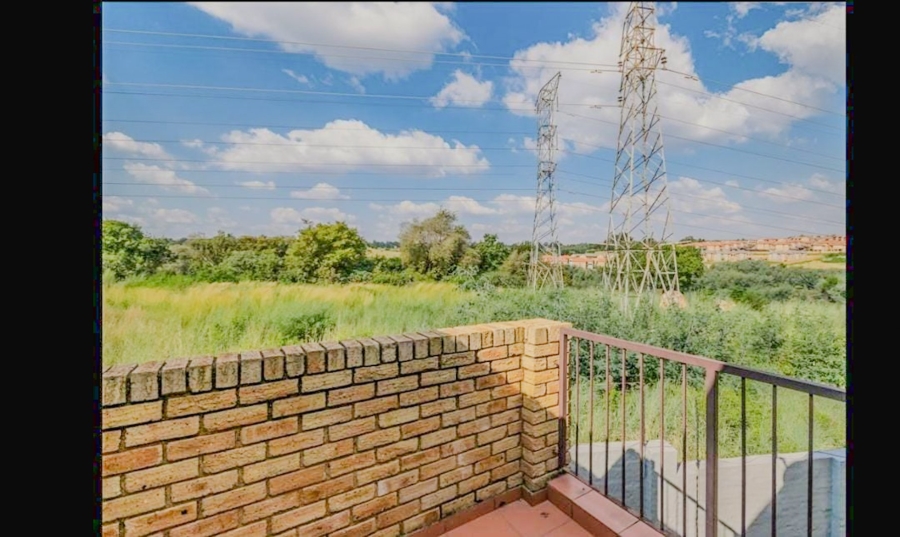 2 Bedroom Property for Sale in Wilgeheuwel Gauteng