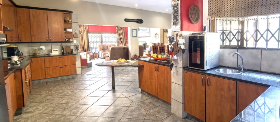 5 Bedroom Property for Sale in Rietvlei View Country Estates Gauteng