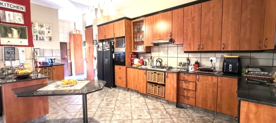 5 Bedroom Property for Sale in Rietvlei View Country Estates Gauteng