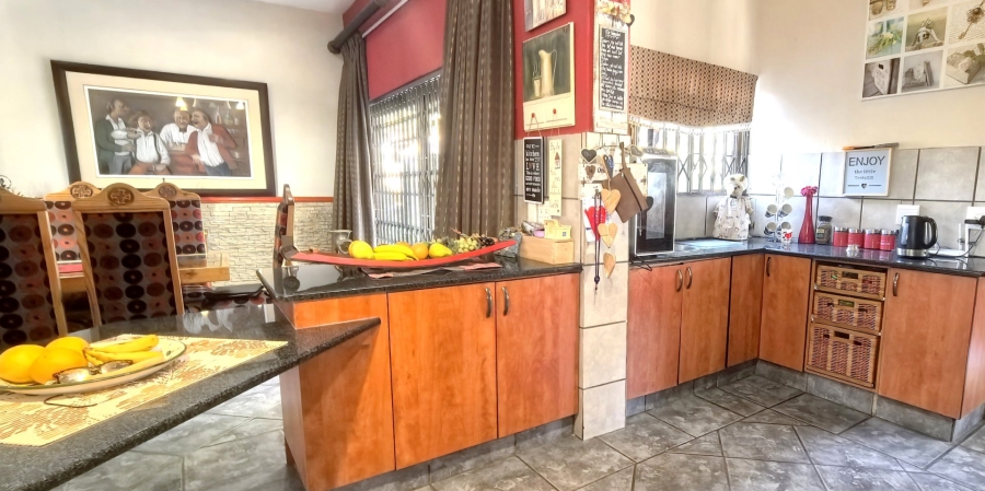 5 Bedroom Property for Sale in Rietvlei View Country Estates Gauteng