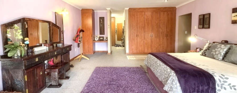 5 Bedroom Property for Sale in Rietvlei View Country Estates Gauteng
