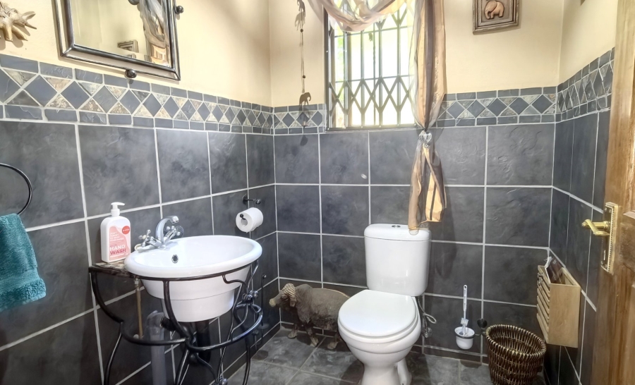 5 Bedroom Property for Sale in Rietvlei View Country Estates Gauteng