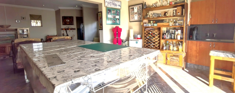 5 Bedroom Property for Sale in Rietvlei View Country Estates Gauteng