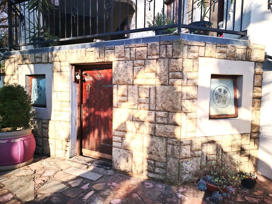 5 Bedroom Property for Sale in Rietvlei View Country Estates Gauteng