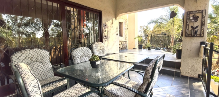 5 Bedroom Property for Sale in Rietvlei View Country Estates Gauteng