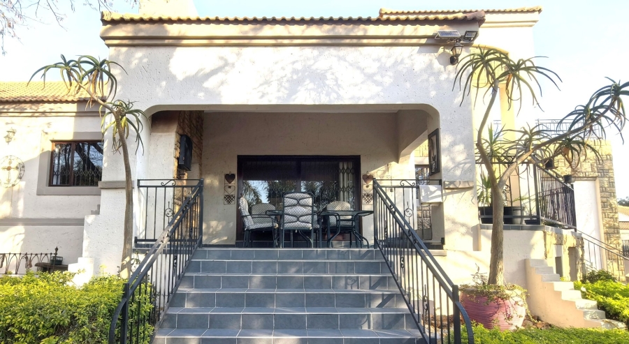 5 Bedroom Property for Sale in Rietvlei View Country Estates Gauteng