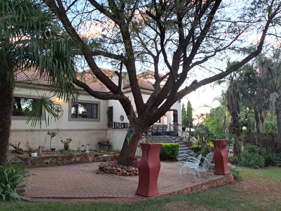 5 Bedroom Property for Sale in Rietvlei View Country Estates Gauteng