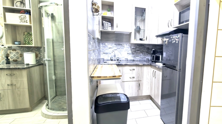 5 Bedroom Property for Sale in Rietvlei View Country Estates Gauteng