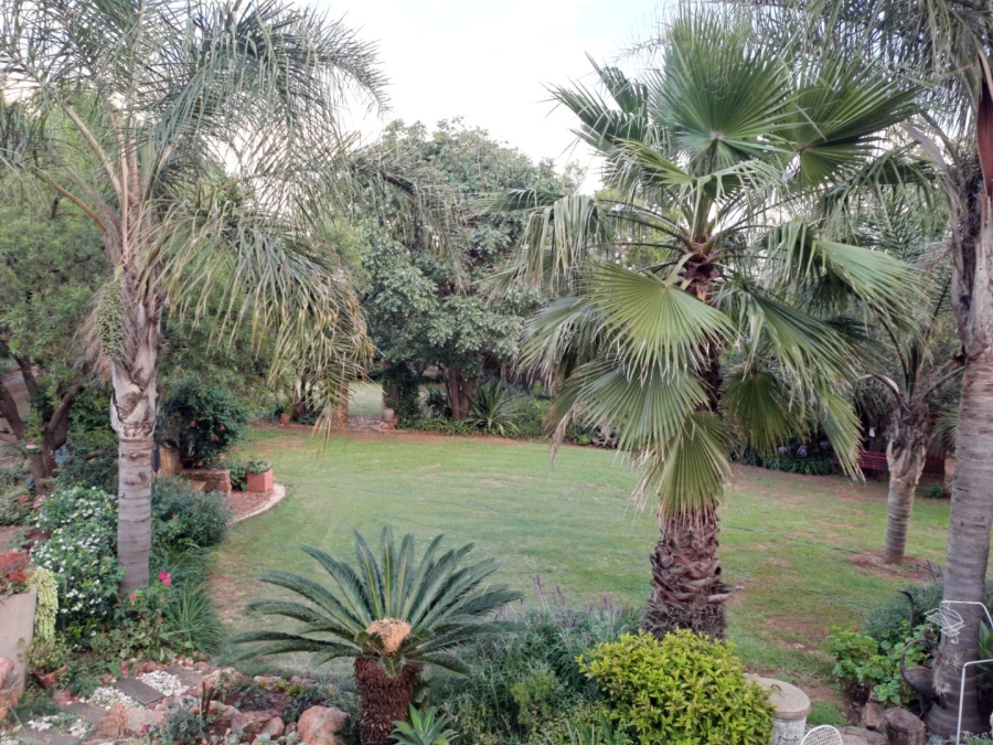 5 Bedroom Property for Sale in Rietvlei View Country Estates Gauteng