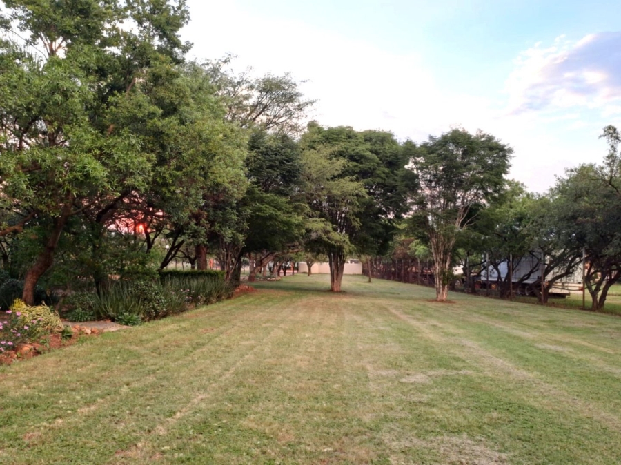 5 Bedroom Property for Sale in Rietvlei View Country Estates Gauteng
