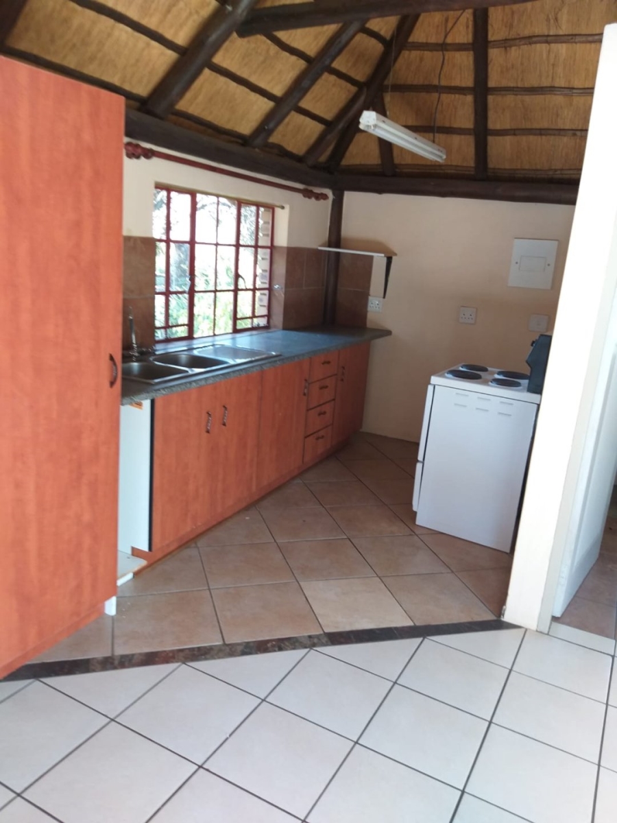 To Let Commercial Property for Rent in Haakdoornlaagte AH Gauteng
