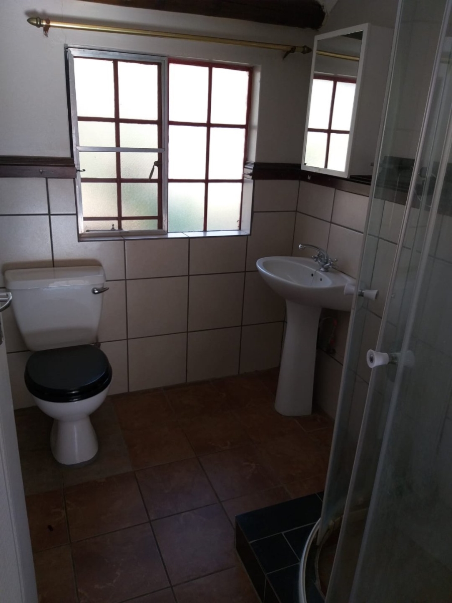To Let Commercial Property for Rent in Haakdoornlaagte AH Gauteng