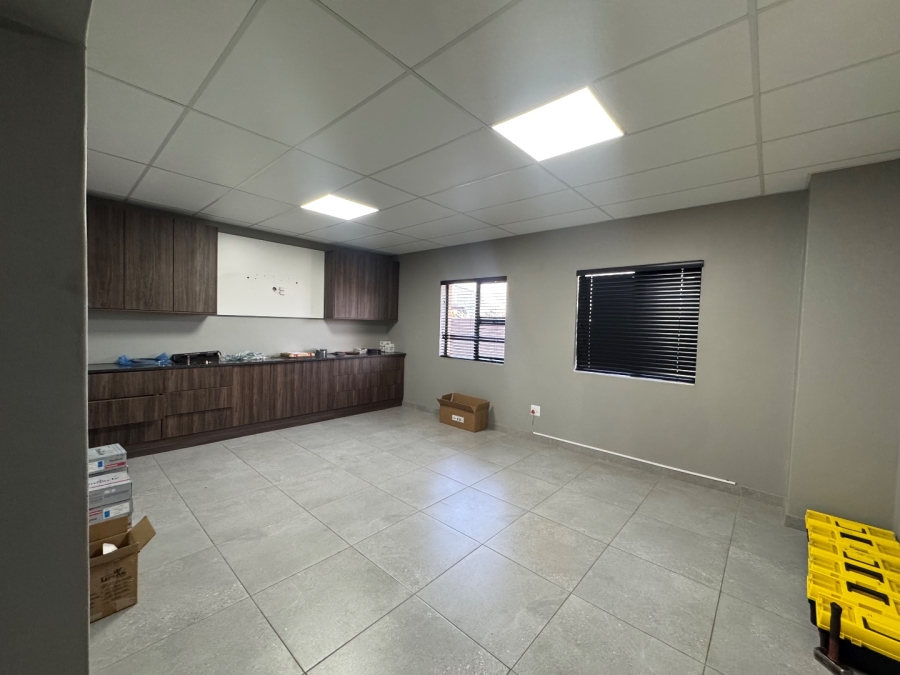 To Let Commercial Property for Rent in Knopjeslaagte Gauteng