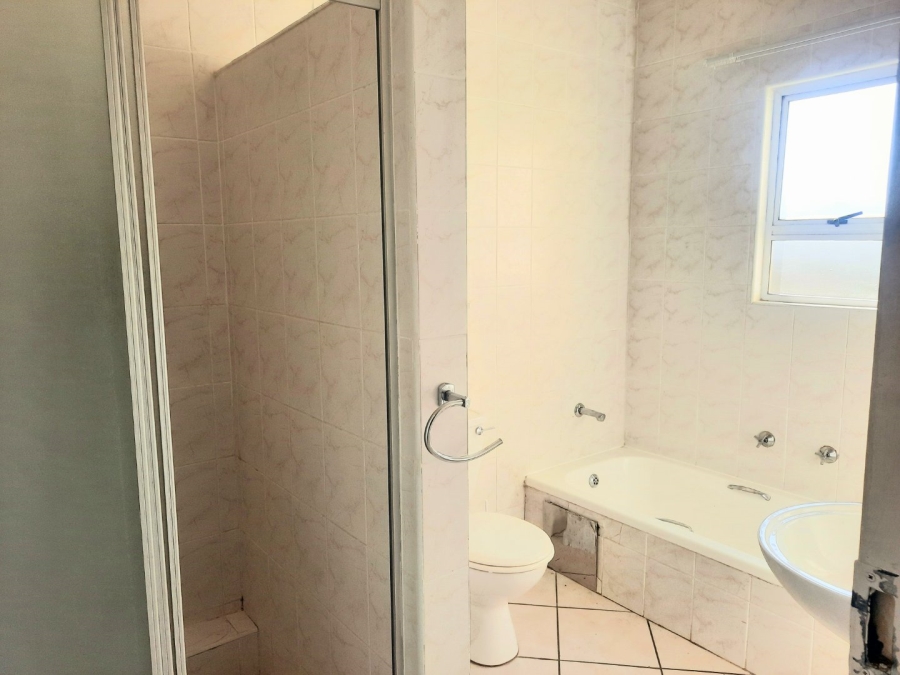 1 Bedroom Property for Sale in Noordhang Gauteng