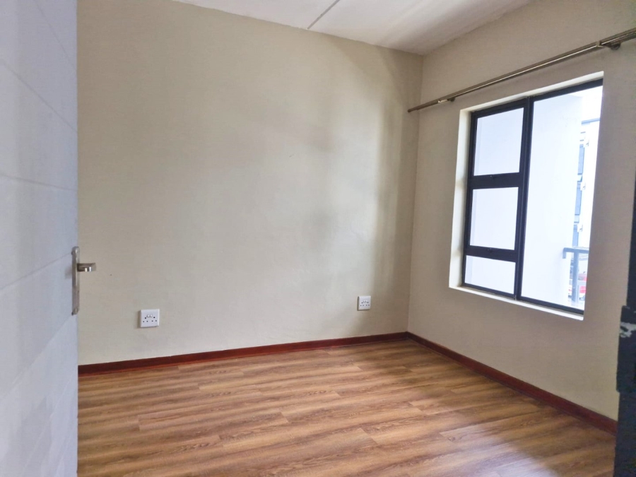 To Let 2 Bedroom Property for Rent in Glen Austin Gauteng
