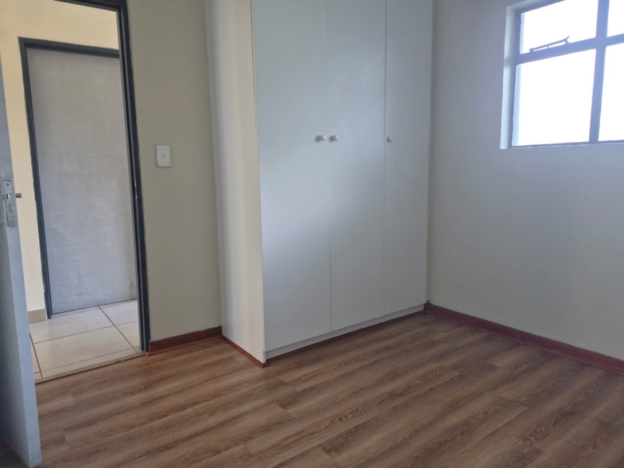 To Let 2 Bedroom Property for Rent in Glen Austin Gauteng