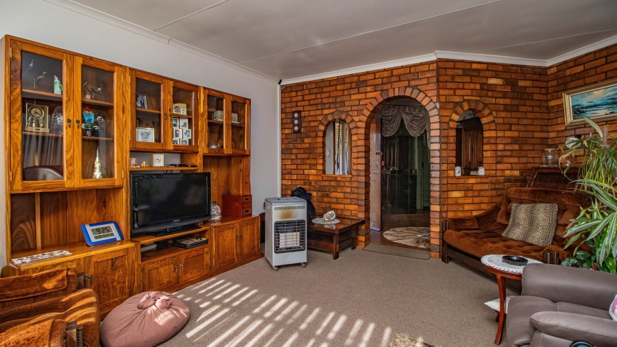 4 Bedroom Property for Sale in Edleen Gauteng