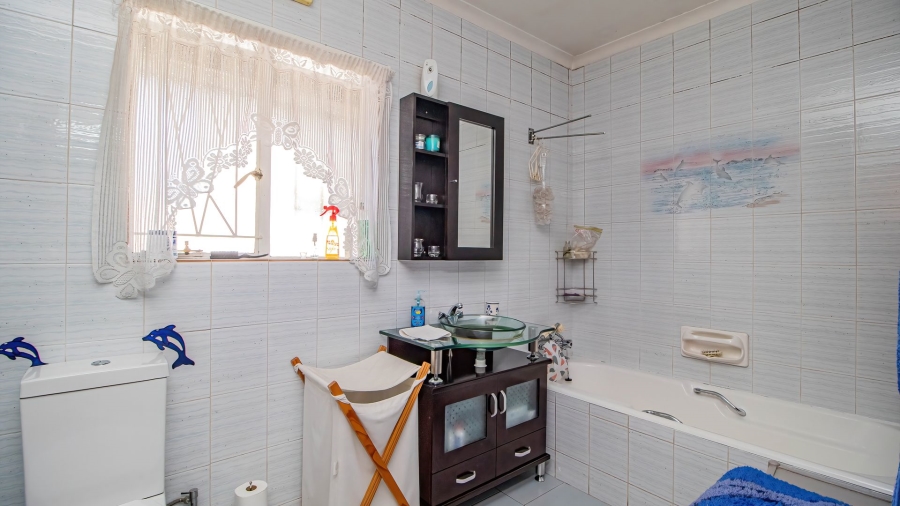 4 Bedroom Property for Sale in Edleen Gauteng