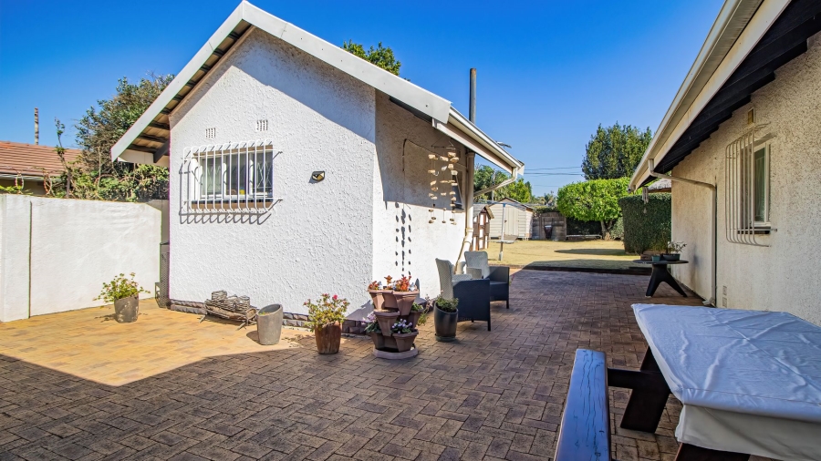 4 Bedroom Property for Sale in Edleen Gauteng
