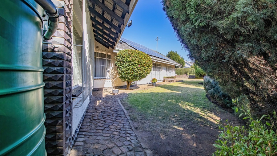 4 Bedroom Property for Sale in Edleen Gauteng