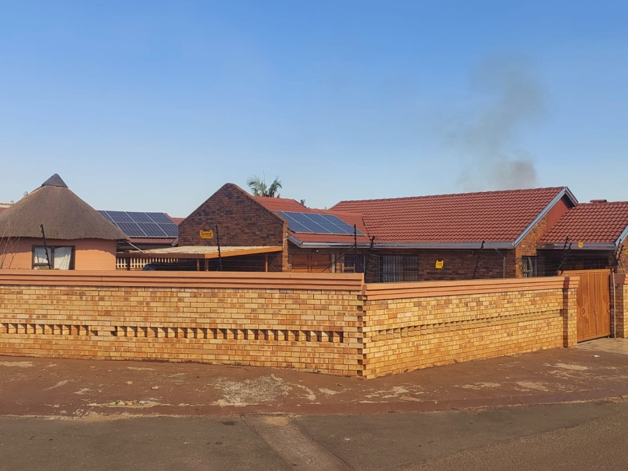3 Bedroom Property for Sale in Spruit View Gauteng