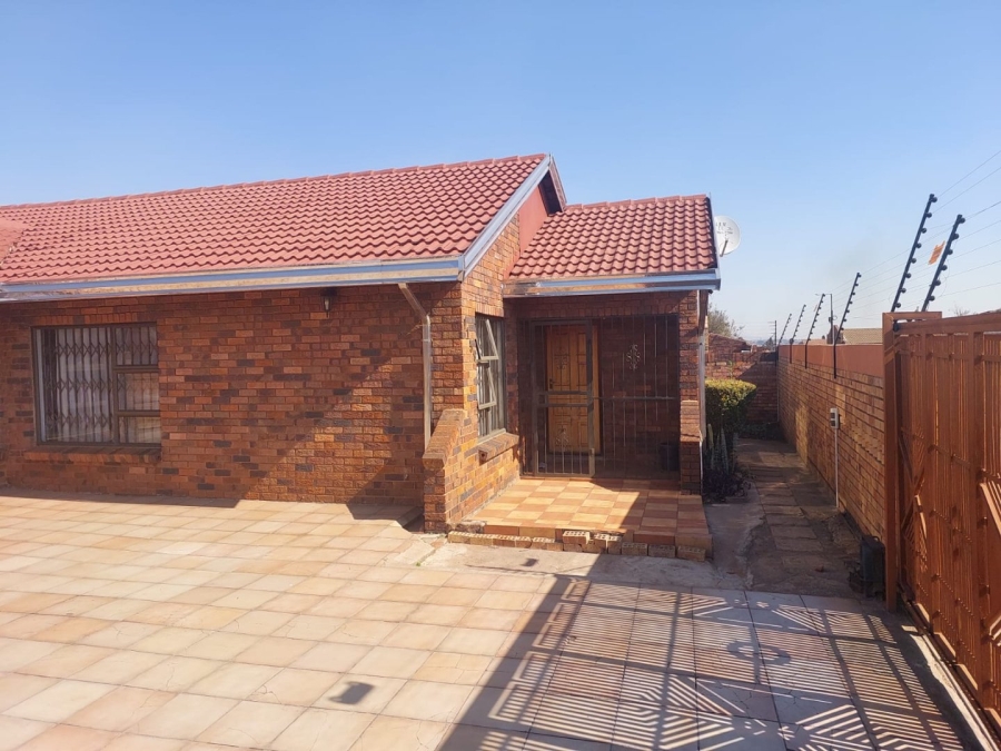 3 Bedroom Property for Sale in Spruit View Gauteng