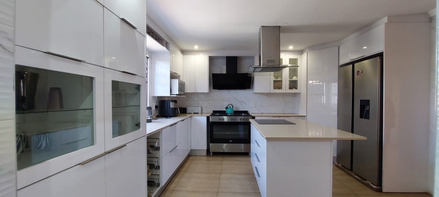  Bedroom Property for Sale in The Orchards Gauteng