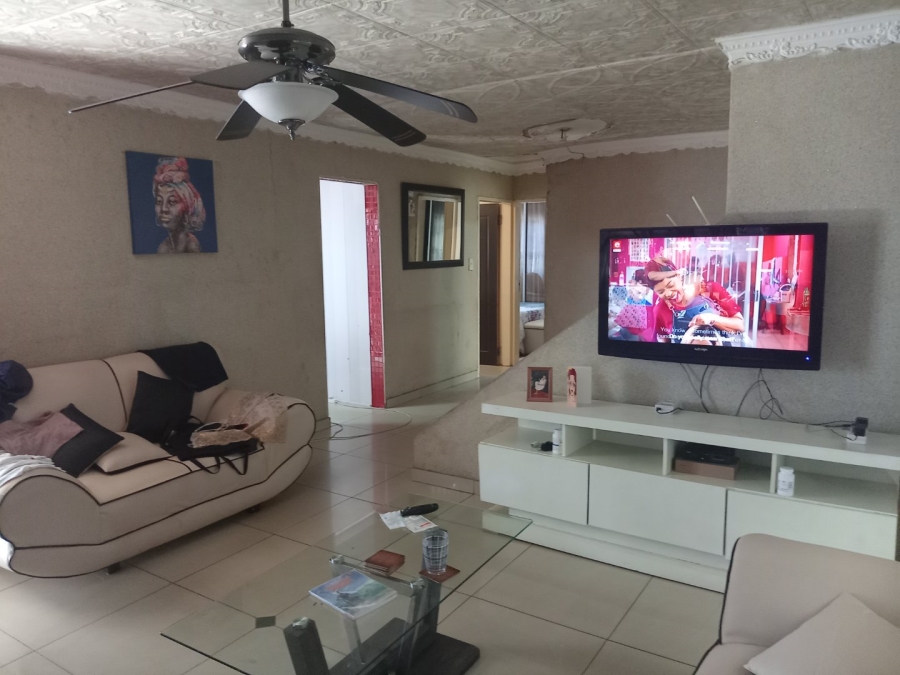 2 Bedroom Property for Sale in Protea City Gauteng