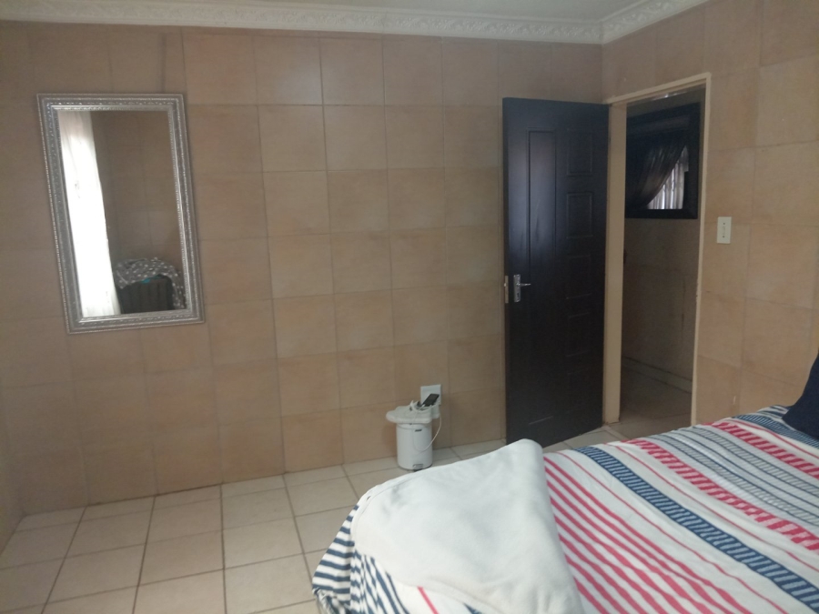 2 Bedroom Property for Sale in Protea City Gauteng