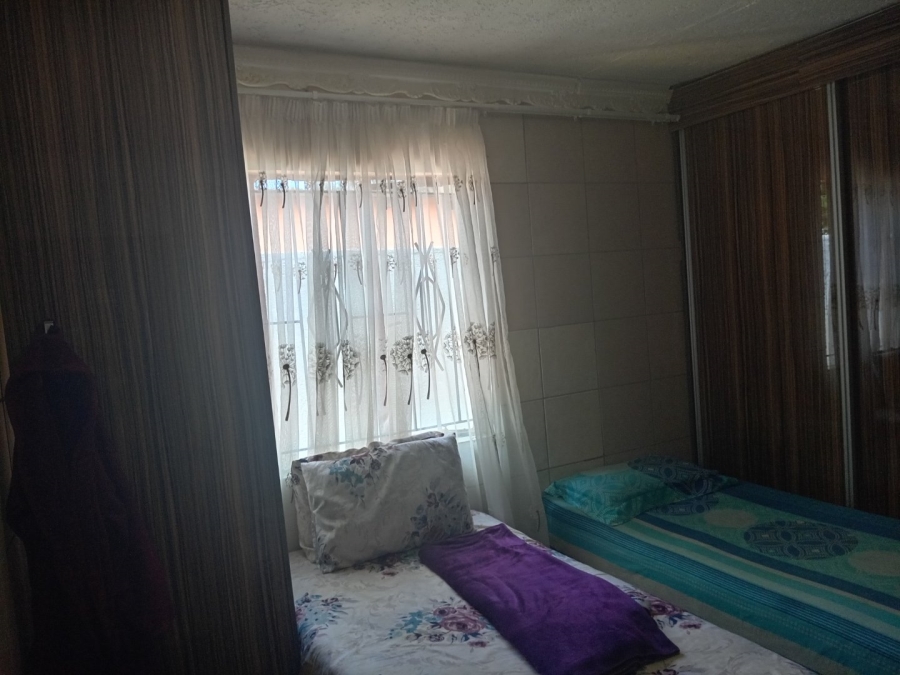 2 Bedroom Property for Sale in Protea City Gauteng